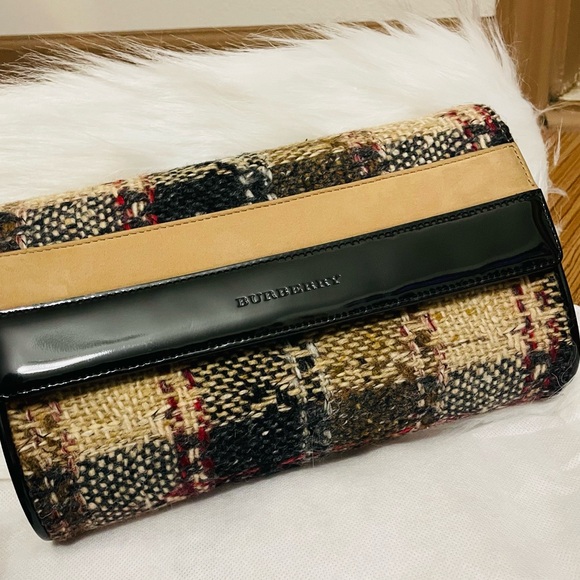 VINTAGE Burberry Tweed Crossbody Bag - Picture 7 of 10